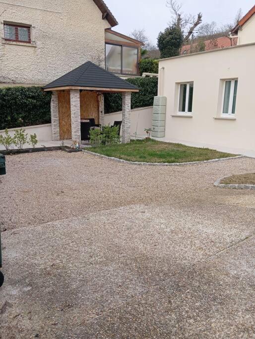 Appartement Cosy Avec Jardin Vaux-Sur-Seine Exterior photo